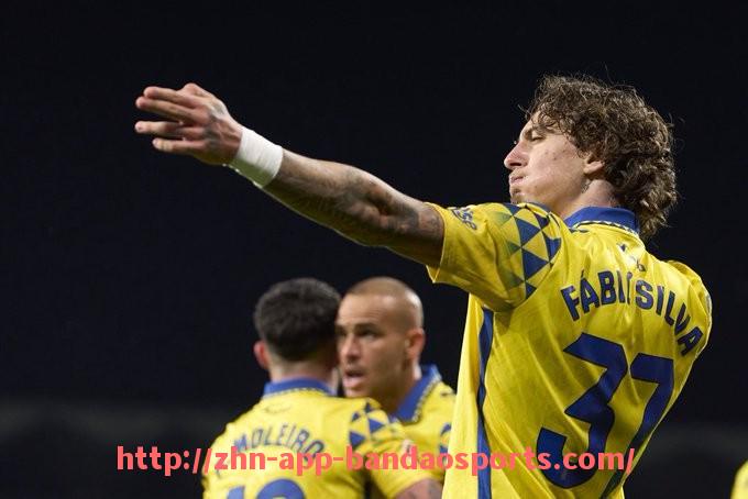 半岛体育app-哪个视频平台直播西甲联赛：西甲联赛的直播平台对比与观看推荐